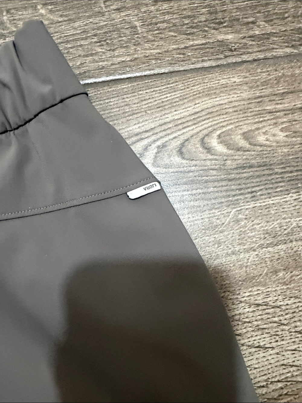 Vuori Miles Ankle Pant. Chia. Medium. NWT. - Picture 3 of 4